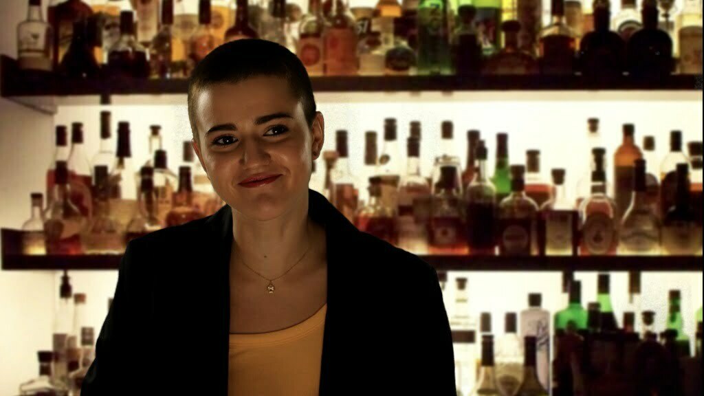 Caroline Kuhn - Bartender